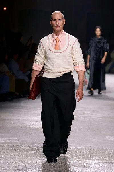 Look 24